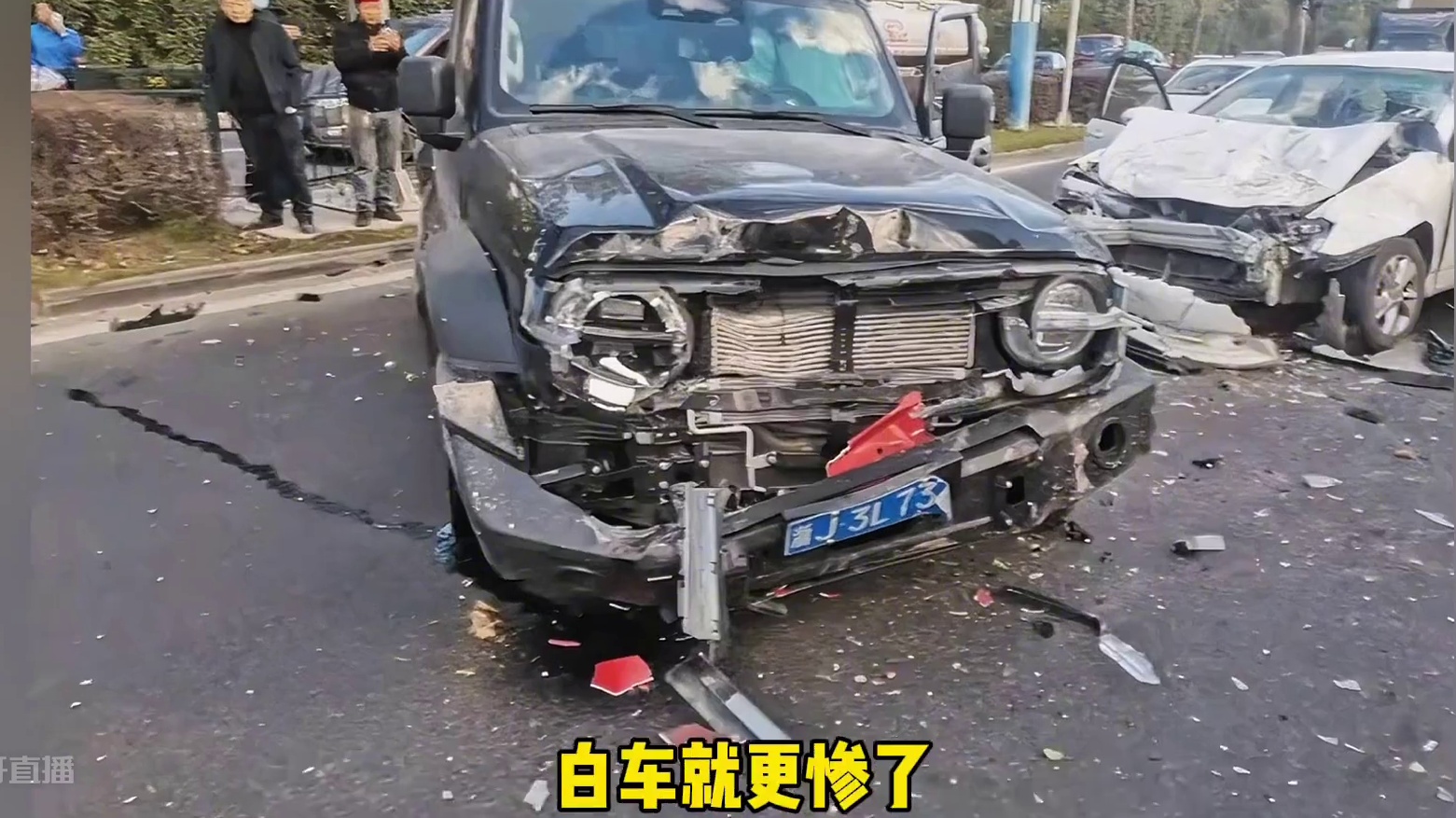 在路上应该没有车能干得过坦克300吧！#坦克300 #越野车 #汽车