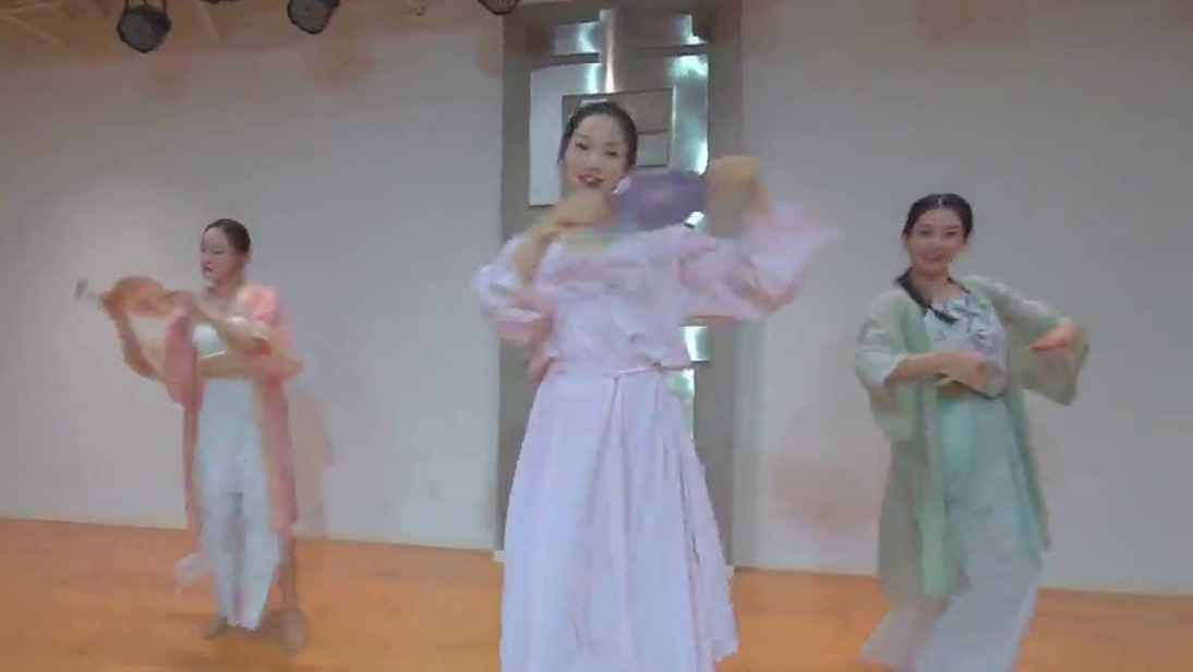 【小城谣】团扇舞 #原创编舞 #古风舞蹈 #戴萍编舞