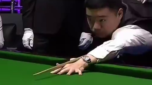 眼神充满杀气！丁俊晖小半台围球抽丝剥茧，对手一脸郁闷#丁俊晖 #奥沙利文 #斯诺克