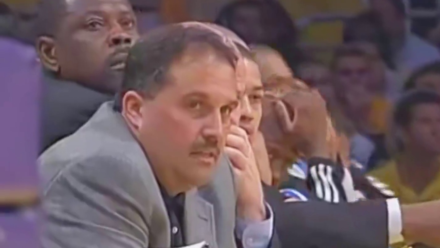 笑一笑啊霍华德，你怎么不笑了，是不喜欢笑吗#科比 #经典nba