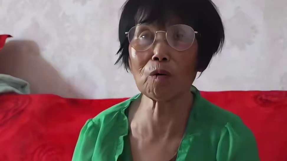 77岁校长余兰芬不做月亮做太阳，用自己的光照耀他人#余兰芬#重庆凤凰小学#教育#感动中国