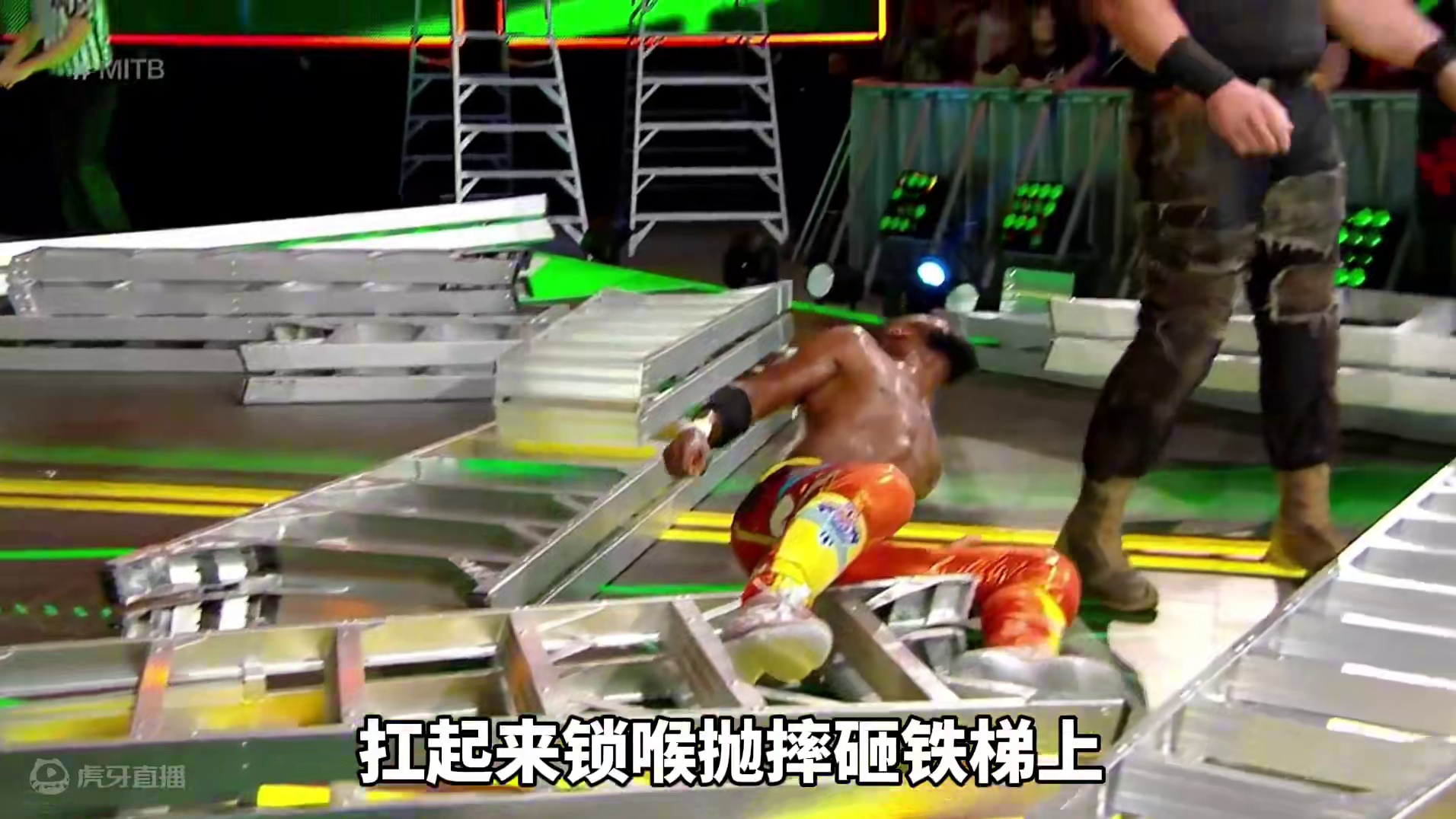 黑羊布朗愤怒摧毁台内选手，卢瑟夫强悍锁住米兹 #wwe #摔角 #布朗斯图曼 #米兹