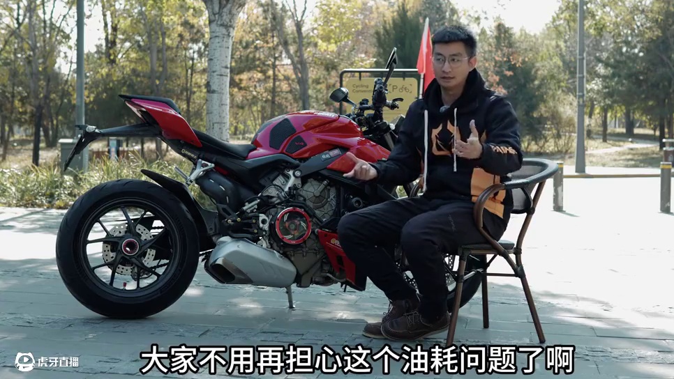 一觉醒来变成老车主了！杜卡迪街霸新款来了！#杜卡迪街霸 #杜卡迪街霸v2 #新款 #街霸