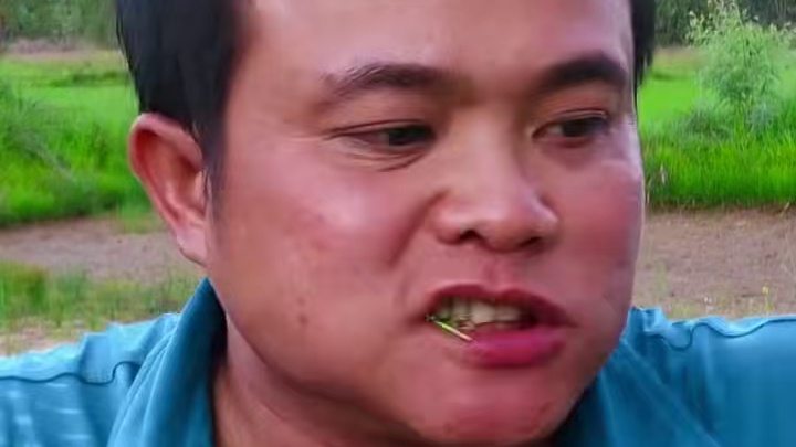 泰式️鲜辣凉拌小毛蛤甜脆独头蒜 #泰国主播吃美食视频 #泰国美食 #泰国生活 #泰国