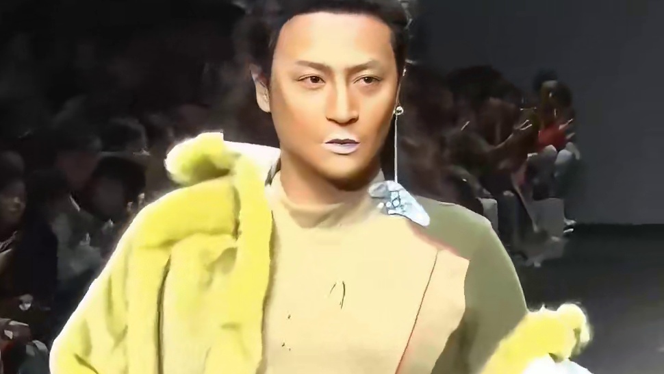 向佐成第二个“陈志朋”？开始走奇装异服路线，继摸鼻子的动作后又找到了新赛道 #向佐 #陈志朋 #标题