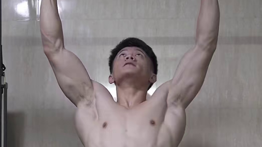 做完100个引体，也用不了多少时间，行动起来突破你的极限