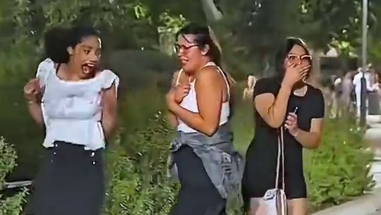 国外街头整蛊恶搞 (113)