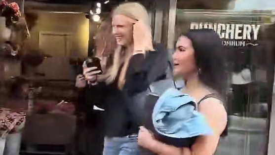 国外街头整蛊恶搞 (120)