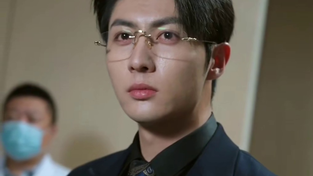 #今朝有你#七年前，孟念的父亲在孟念与顾子川的婚礼上，杀害了顾子川的父亲，因此令二人决裂。可在一次巧