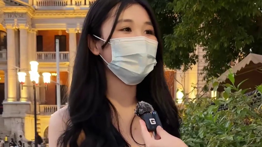 腼腆型小姐姐可可爱爱的街头采访 宝藏女孩 腼腆 滑走你就草率了