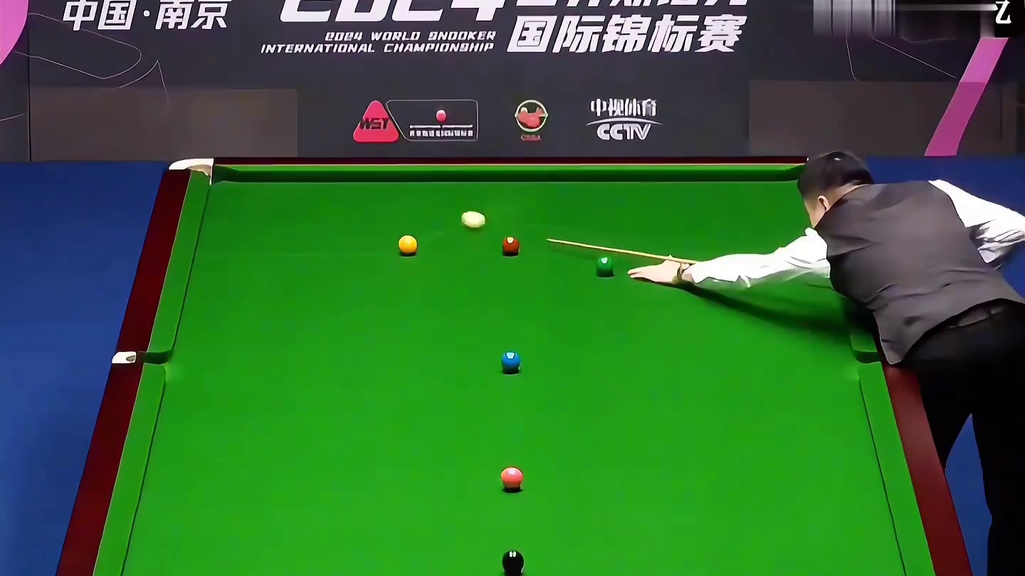 丁俊晖自摆乌龙，神奇倒勾燃爆全场 #斯诺克 #台球 #丁俊晖 #这台球一打一个不吱声