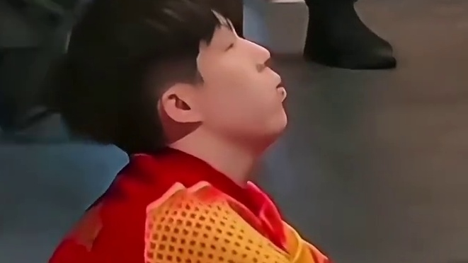 王楚钦不敌卡尔伯格，无缘男单8强！好好调整，我们始终为你加油！