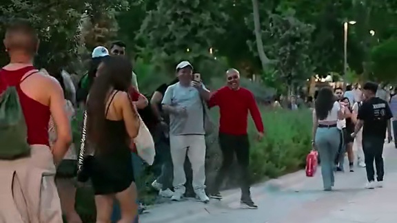 国外街头整蛊恶搞 (472)