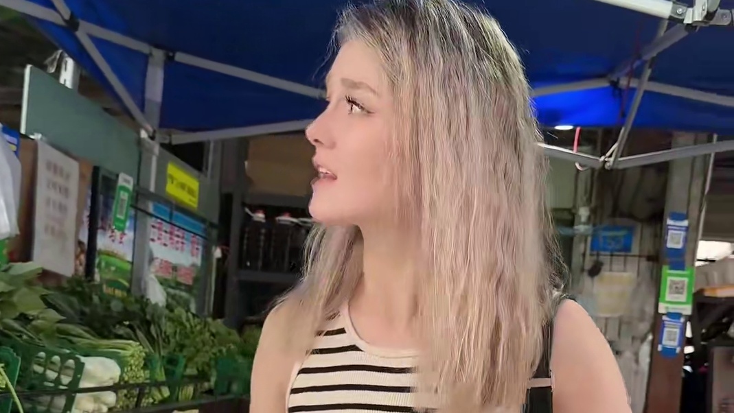 俄罗斯一线城市的物价比中国高四倍，深圳挑战100块钱吃好玩好过一天！#琉璃净奶茶  #深圳美食 #路