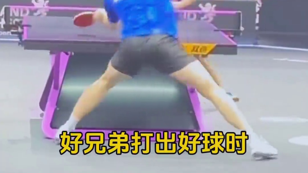 楚钦来为小石头加油了，小石头打出好球时看楚钦笑的多开心，多么善良的男孩啊。#看见音乐计划#配乐有奖