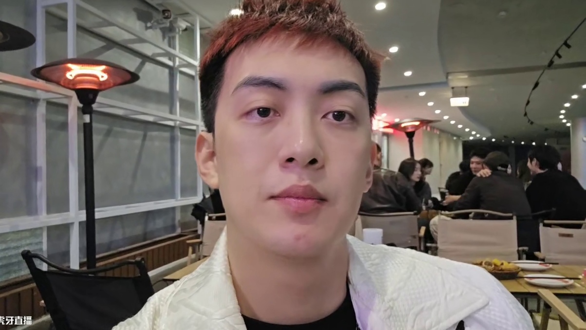 【集梦格子九】摸脸800一次被包月？圣宝好像真的遇见女流氓了～