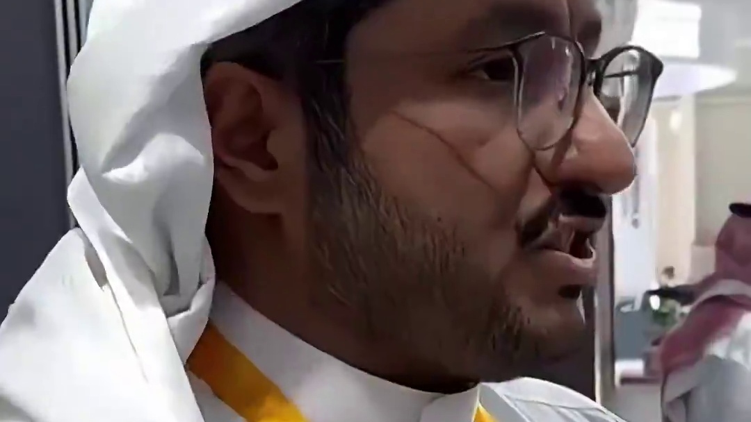 最后一天的大户：拿着你的钱，离开我的展！！#沙特 #珠海航展 #万万没想到 #搞笑