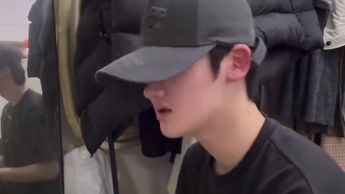 深夜喜欢写歌 希望我们不会被困在自己的迷雾#前奏一响拾起多少人的回忆 #歌 #原创 #钢琴 #无声卡