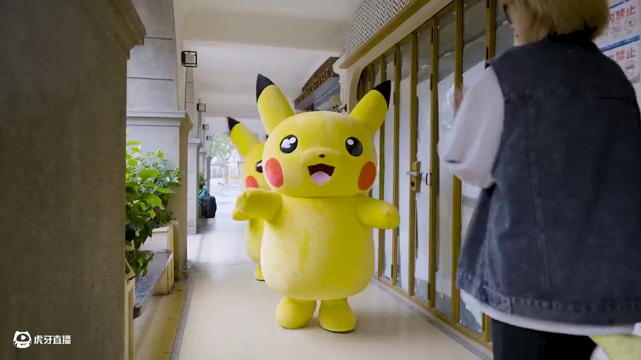 什么？是水箭龟特别涂装消防车队正在出街！ 11月10日，《宝可梦大集结》联动上海消防“119消防宣传