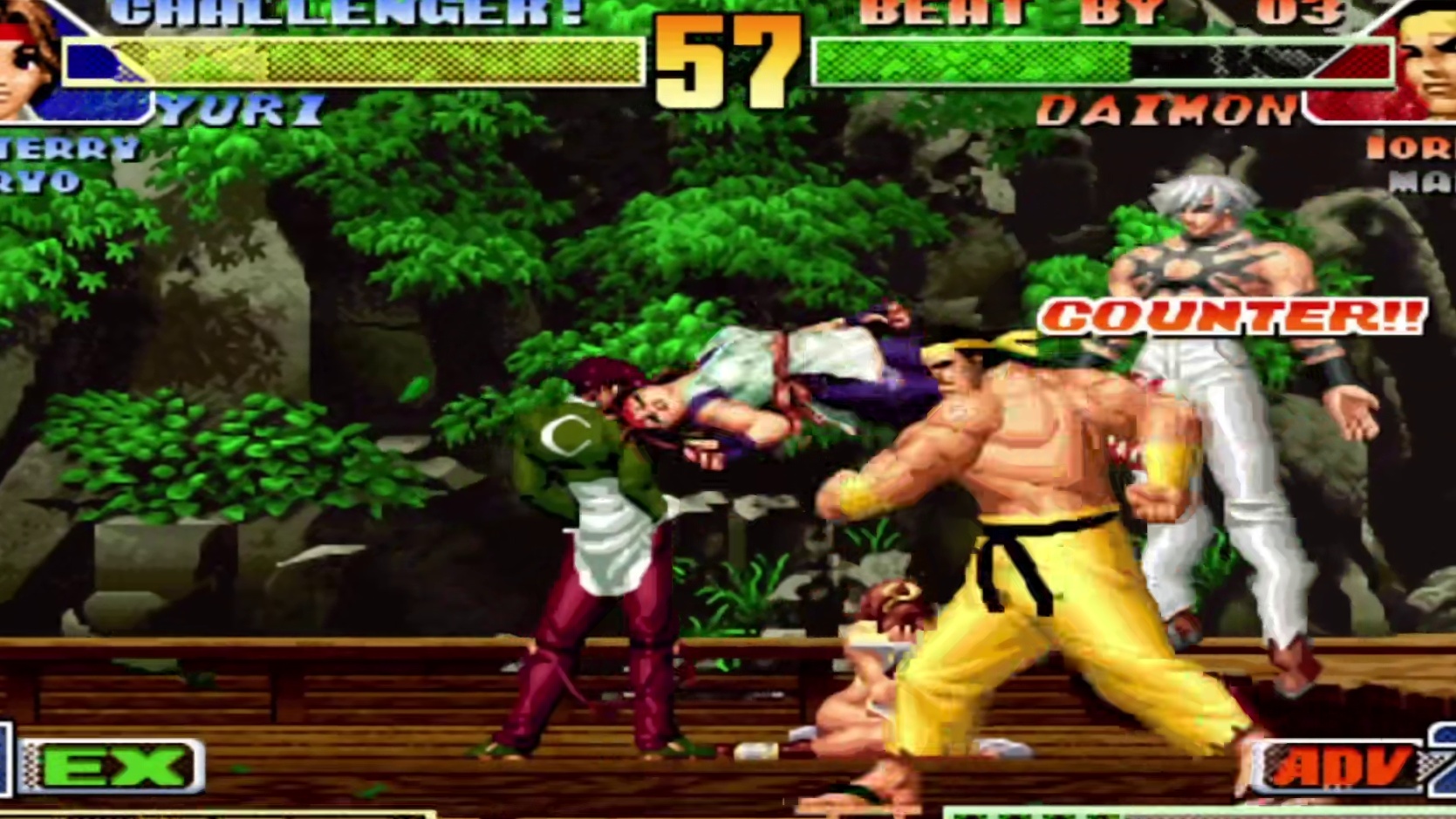 拳皇98c：灯神的坂崎百合无人可挡，后后前前速度不输暴走角色