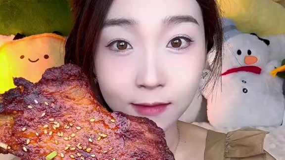 姐妹们多注意天气啊！我又中招了 扁桃体发炎好痛#快吃吧大馋丫头 #妈呀太香了 #解馋 #新疆炒米粉