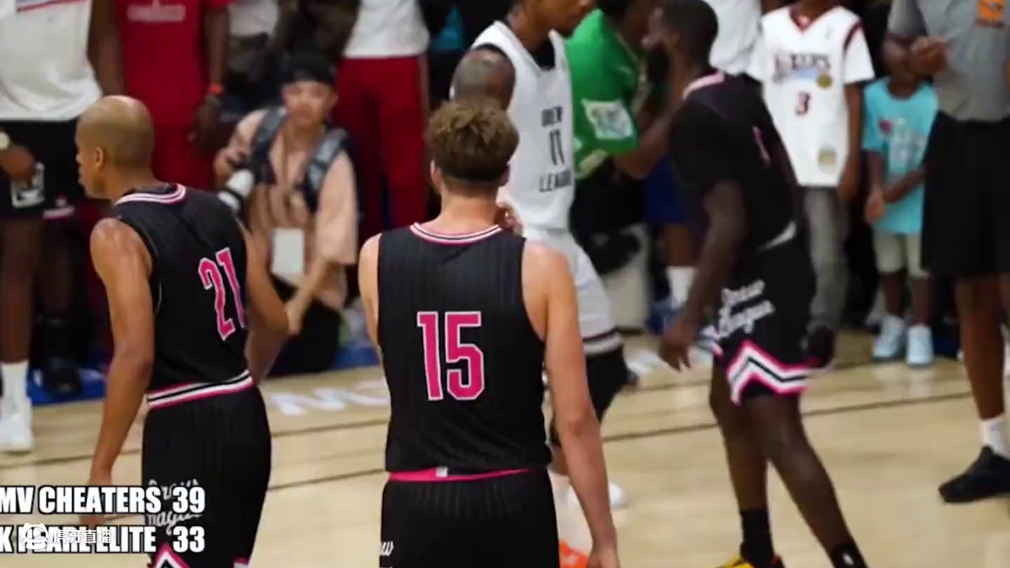 詹姆斯德罗赞联手重回新手村！ 詹姆斯暴砍42分15篮板，险胜对手#詹姆斯连续三场三双 #德罗赞  #