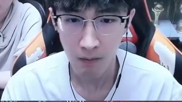 当你试图单切一个奶妈…… 