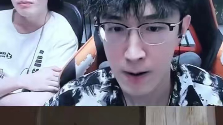 蔡哥吃鸡杀疯了！ 