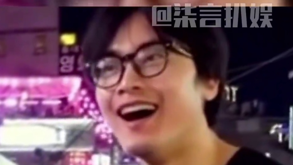 #万万没想到 #街头采访 #搞笑