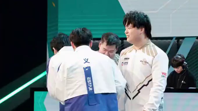 【2024S联赛秋季赛季后赛】第二周第二日第一场2V竞速赛
W.EDGM vs eStar
第九局：