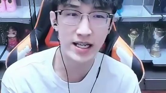 多顶级的内功才能让蔡哥看的连抽自己嘴巴子？ 