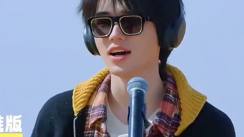 宋亚轩：不展示点真实实力，真以为我只会抽象呢啊#宋亚轩 #现在就出发2 #宋亚轩主唱 #宋亚轩唱歌