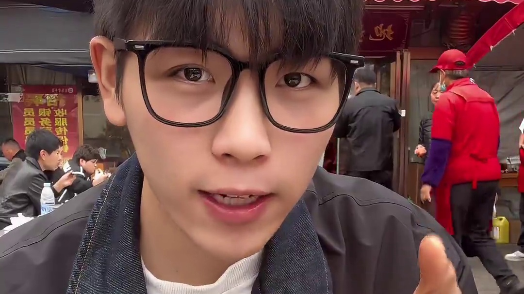 郑州牛不老盖免单挑战！小伙挑战一大满盘惊呆路人！ #妈呀太香了 #干饭了 #吃货 #吃货日常