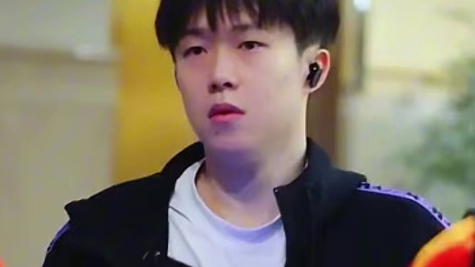 王楚钦下训了，忙碌的一天结束，继续坚定自信