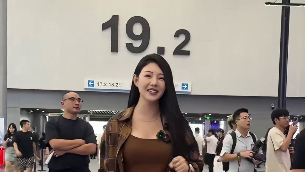 领克Z10炫酷亮相，未来座驾触手可及#领克Z10#dou是好车 #2024广州车展 #汽车人共创计划