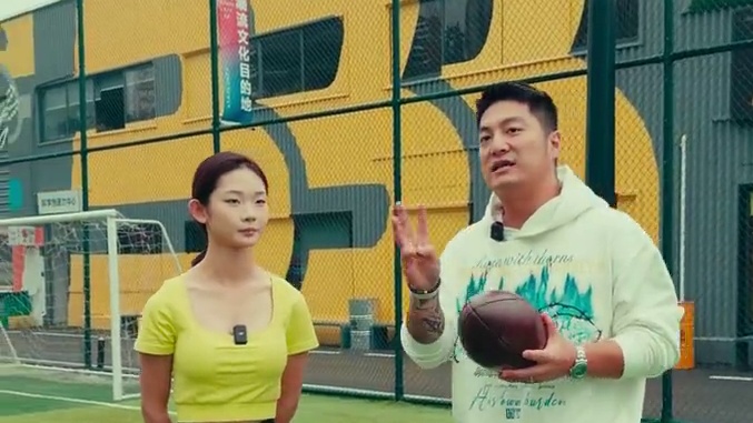 【第6位】挑战邀请100位女球手来接我的球 今天邀请到的是来自北京的女球手小七 ，正好来上海参加全国