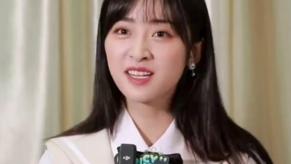 沈月，一款混进娱乐圈的同人女#失笑 #沈月 #林一 #万万没想到 #抽象