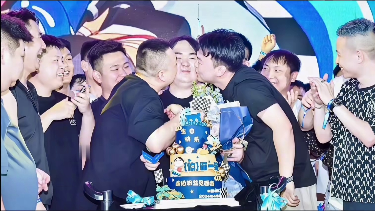 #陈伯全能王 #qq飞车 耀虎家谈会谈老猪22好打粉丝跨团对战是为了彰显粉丝凝聚力以及透露王越蝶王付