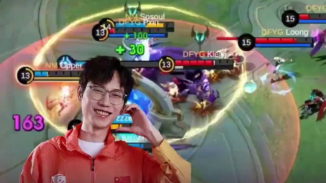 M6世界总决赛外卡赛，DFYG中野完美配合，拿下第一小局胜利，希望他们再接再厉延续精彩。#决胜巅峰全