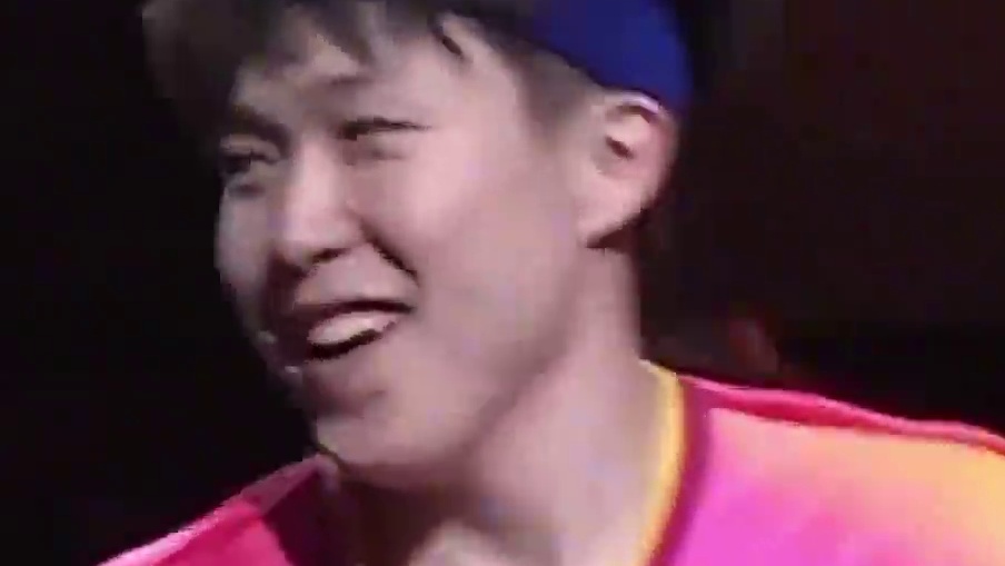 王楚钦晋级男单8强，赛后和德国教练握手笑得好开心！#王楚钦