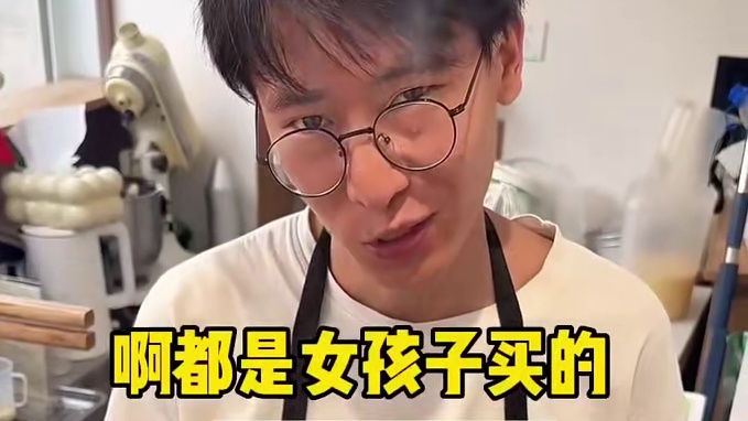 来南昌吃到了我的梦中情饼，老板超有趣的