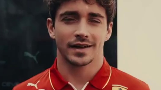 勒克莱尔赛恩斯秀中文问候中国车迷 法拉利车队终于开通微博了，勒克莱尔和小赛恩斯用中文向中国车迷们问好