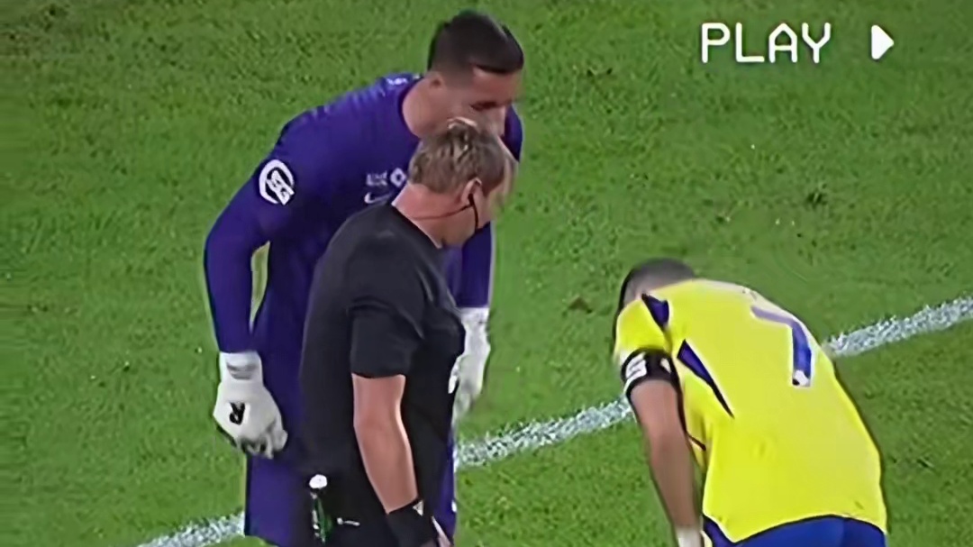 表情说明一切，赛季首败C罗不开心