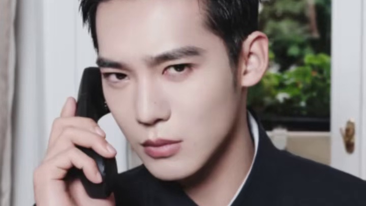 于适巴黎时装周造型