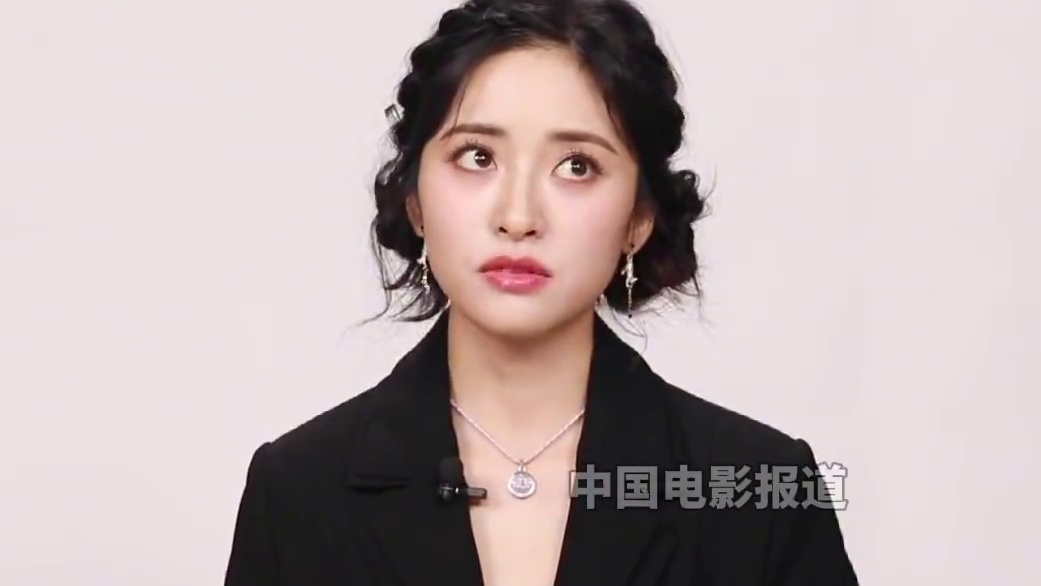 #沈月说自己并不急着转型 当问起展现给观众的角色都是甜美可爱类型的，作为演员会想要转型吗？#沈月 表