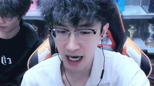 啥？蔡哥的号50块卖了！ 