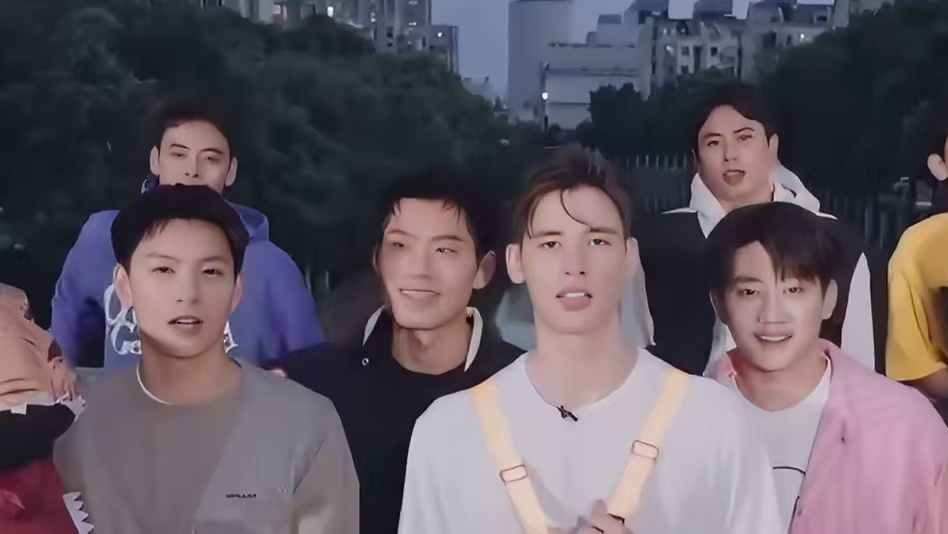 这个世界越来越癫了