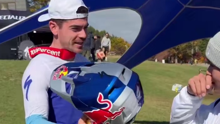 木村絢斗加入红牛#红牛 #redbull #山地车速降 #职业选手 #运动员