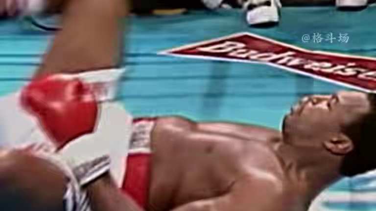 赛前疯狂挑衅泰森，结果一个被30秒打退役一个被打的当场逃跑…#拳击 #泰森