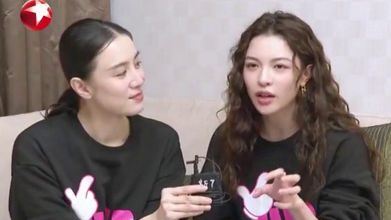 #宋佳 和#章宇 三搭？#赵又廷 拍摄现场总是皱眉头？想到和两位男主演的一些戏，#钟楚曦 嘴角都压不